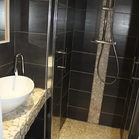 Petit Nid A 50m De La Au Coeur De شقة *